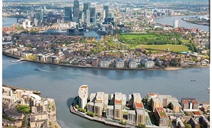 2 Bedroom Flat For Sale In Dowells Street, London, SE10