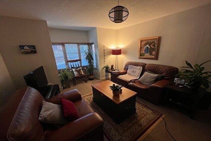 1 Bedroom Flat To Rent In Constitution Hill, Chatham, ME5