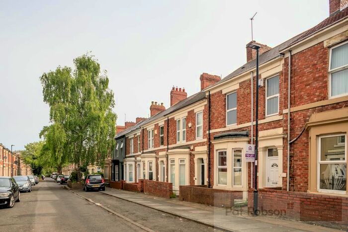 2 Bedroom Flat To Rent In Dilston Road, Arthurs Hill, Newcastle Upon Tyne, NE4