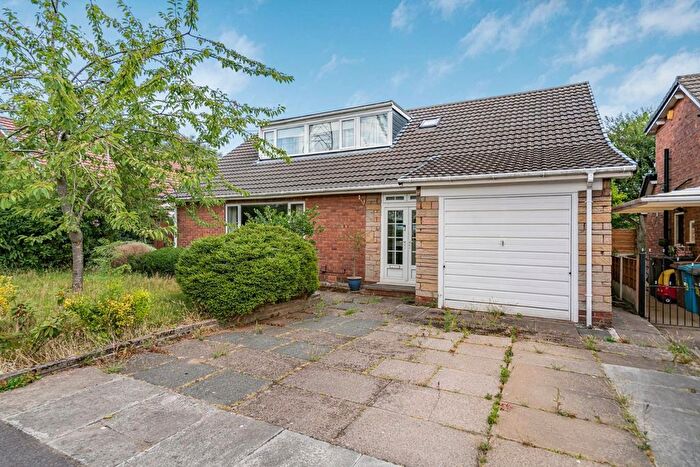 4 Bedroom Detached Bungalow For Sale In Beatrice Road, Worsley, Manchester, M28