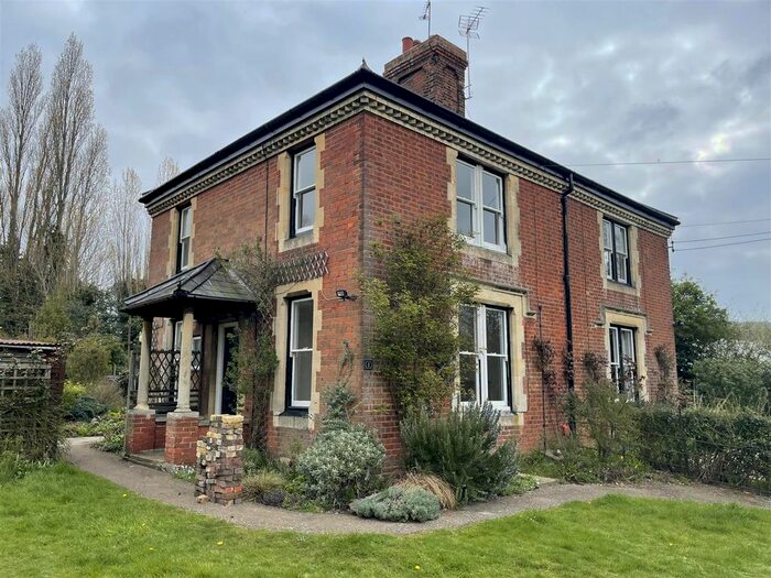 2 Bedroom Semi-Detached House To Rent In Mount Ephraim Cottages, Hernhill, Faversham, ME13