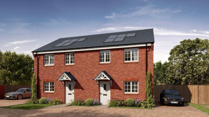 3 Bedroom Semi-Detached House For Sale In Barrowby Place, Grantham, NG31