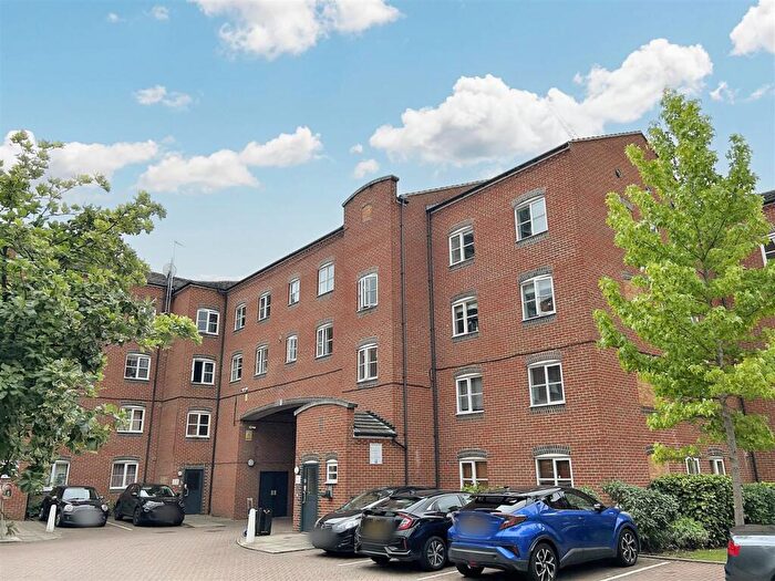 2 Bedroom Apartment For Sale In Otter Close, London, E15
