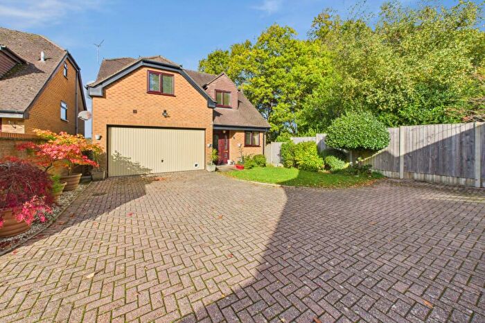 4 Bedroom Detached House For Sale In Firside Road, Corfe Mullen, Wimborne, Dorset, BH21
