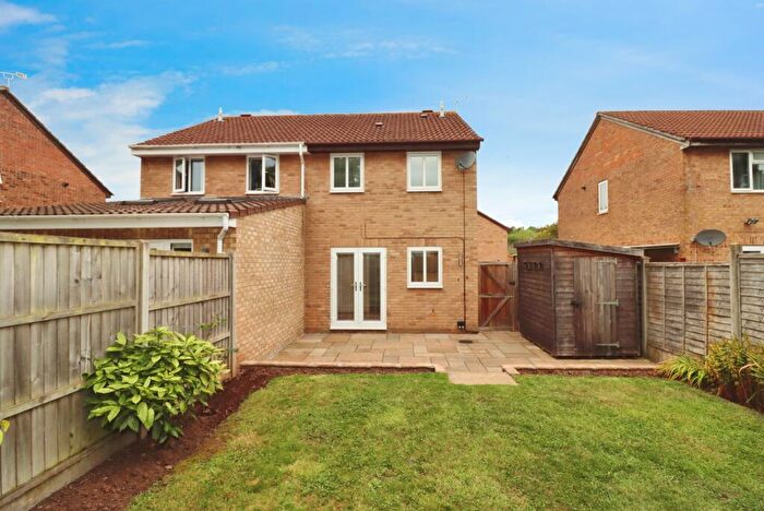 3 Bedroom Semi-Detached House For Sale In Whitley Close, Yate, Bristol, Gloucestershire, BS37
