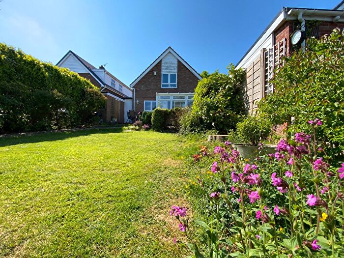 3 Bedroom Link Detached House For Sale In Constable Drive, Marple Bridge, Stockport, SK6