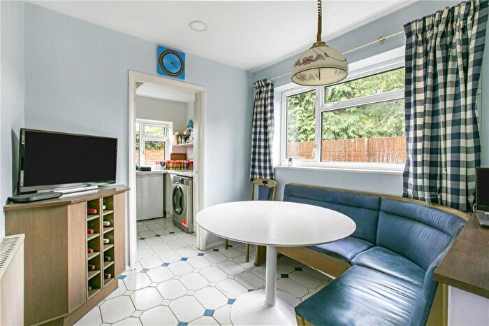 3 Bedroom Bungalow For Sale In Beechfield Close, Redbourn, St. Albans, Hertfordshire, AL3