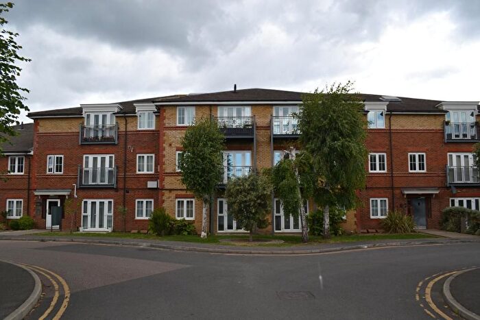 2 Bedroom Flat For Sale In Hemlock Close, Streatham Vale, Streatham, London, SW16