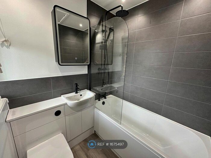 2 Bedroom Maisonette To Rent In Milsted Road, Gillingham, ME8
