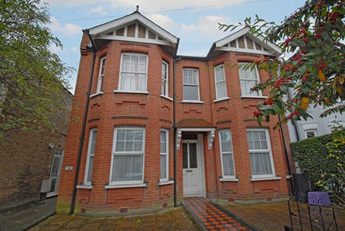 2 Bedroom Flat To Rent In Cromwell Road, Wimbledon, London, SW19