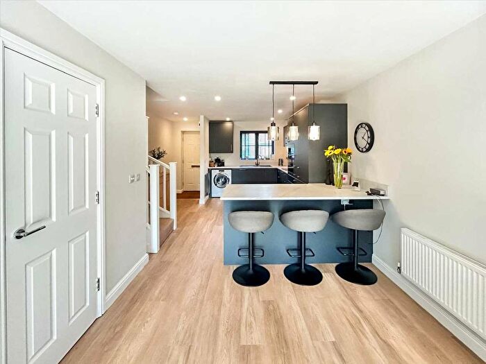 3 Bedroom Town House For Sale In Church View, Nottingham, NG11