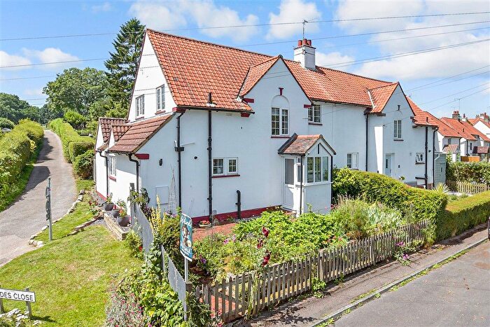 4 Bedroom Semi Detached House For Sale In Tanners Hill Gardens, Hythe, Kent, CT21