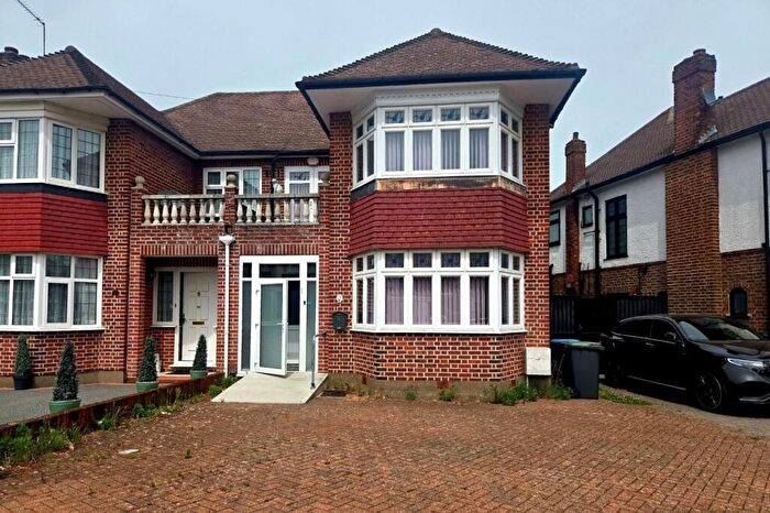 3 Bedroom Semi Detached House For Sale In Sussex Way, Cockfosters, EN4