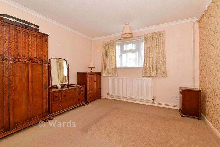 3 Bedroom Semi-Detached Bungalow For Sale In Palmer Road, Wingham, Canterbury, Kent, CT3