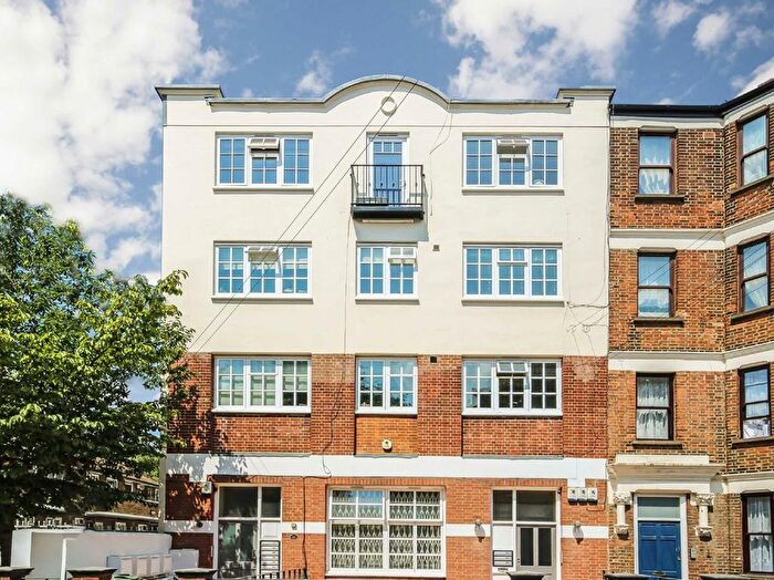 2 Bedroom Flat To Rent In Brighton Terrace, Stockwell, SW9
