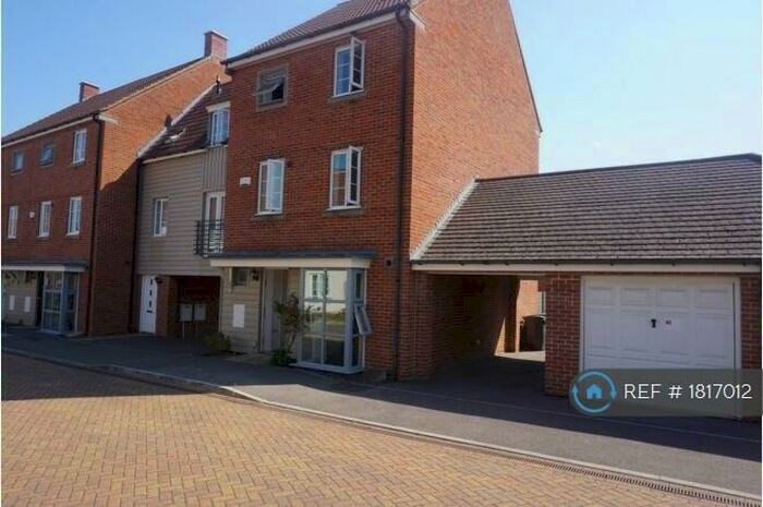 4 Bedroom Semi-Detached House To Rent In Ilsley Road, Basingstoke, RG24