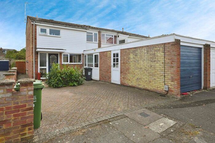 3 Bedroom End Of Terrace House For Sale In Wallers Way, Hoddesdon, EN11