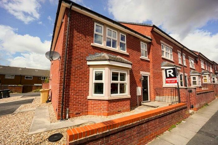 2 Bedroom Flat To Rent In Brownlow Road, Horwich, Bolton, BL6