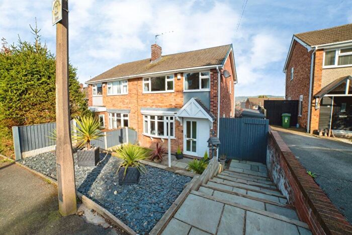 3 Bedroom Semi-Detached House For Sale In Bestwick Avenue, Heanor, DE75