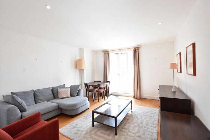 2 Bedroom Flat To Rent In Berkeley Tower, Westferry Circus, London, E14