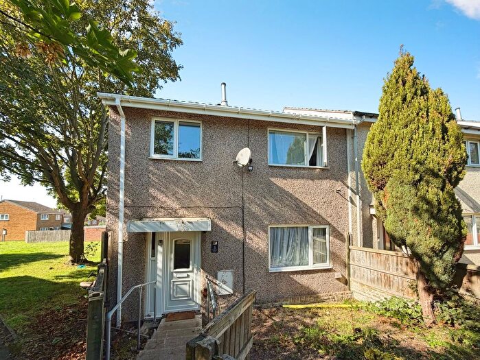 4 Bedroom Semi-Detached House To Rent In Casper Court, Nottingham, Nottinghamshire, NG5