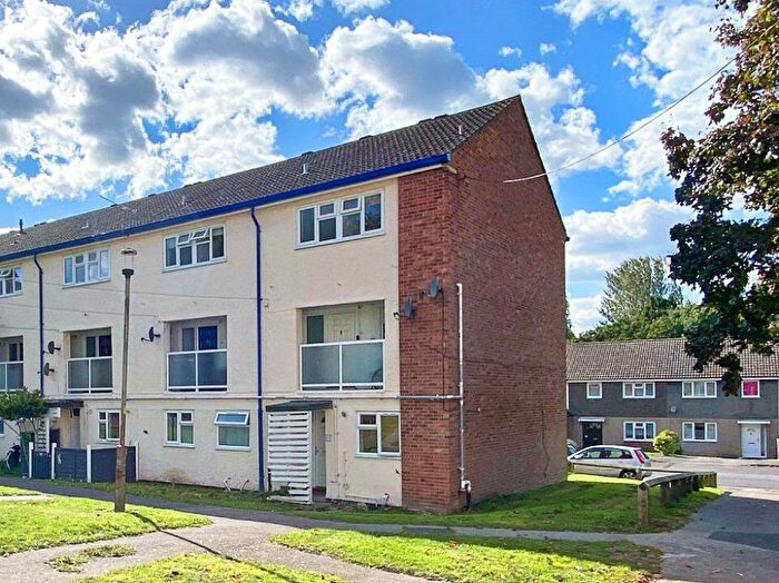 3 Bedroom Maisonette To Rent In Brookhouse Road, Farnborough, Hampshire, GU14