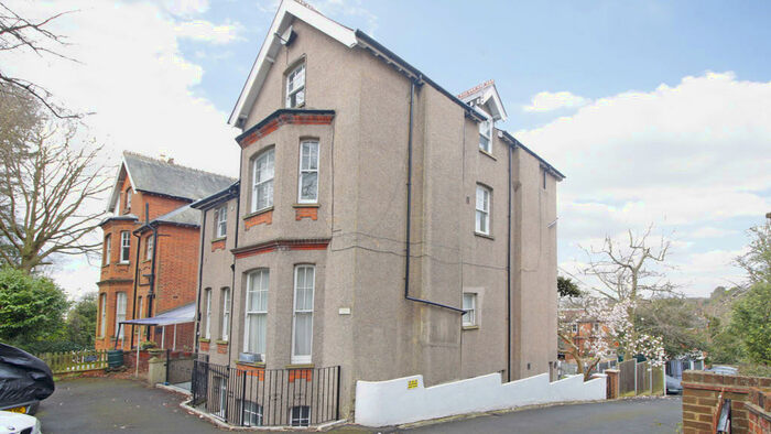 3 Bedroom Maisonette To Rent In Susan Wood, Chislehurst, BR7