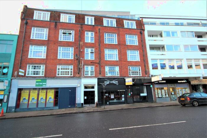 Flat To Rent In High Street, Guildford, GU1