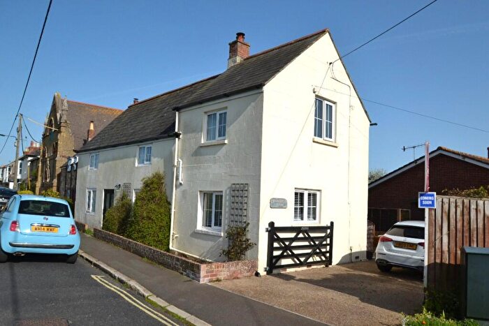 4 Bedroom Cottage For Sale In Lower Green Road, PO33