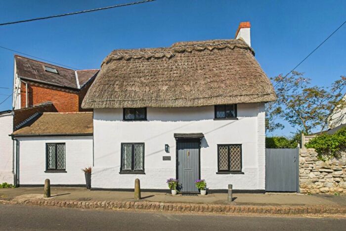 3 Bedroom Cottage For Sale In The Strand, Quainton, HP22