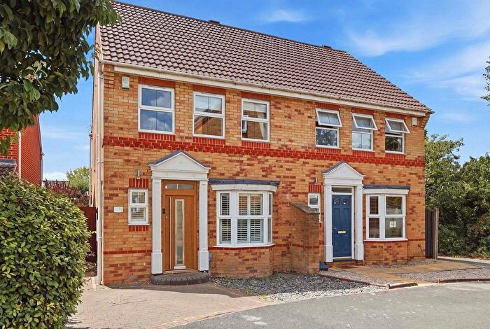 3 Bedroom Semi-Detached House For Sale In Victoria Avenue, Rayleigh, SS6