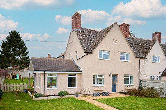 4 Bedroom House For Sale In School Road, Finstock, OX7