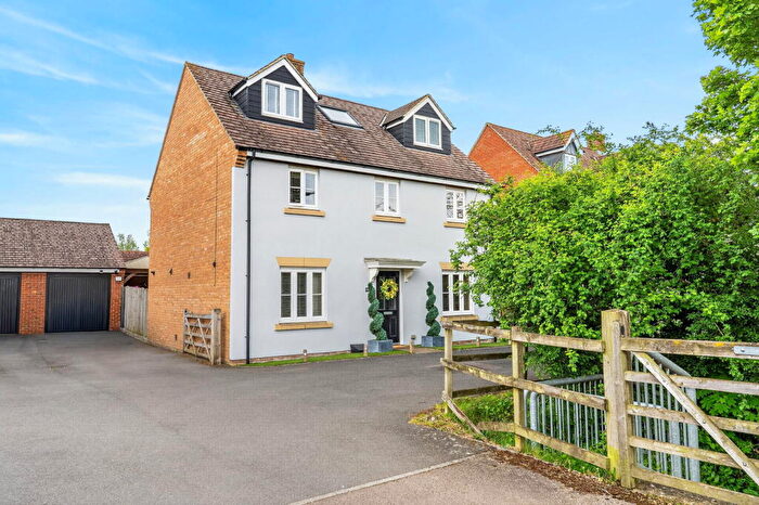 6 Bedroom Detached House For Sale In Bedford Road, Wixams, MK42