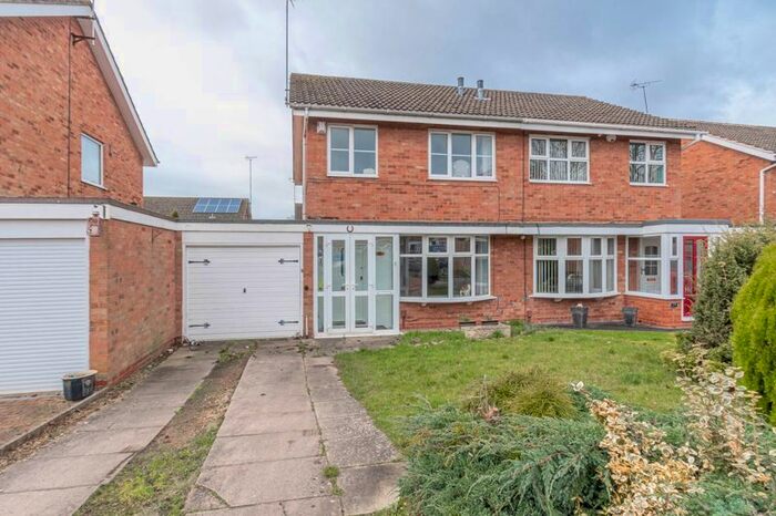 3 Bedroom Property To Rent In Bishopstone Close, Matchborough East, Redditch, B98