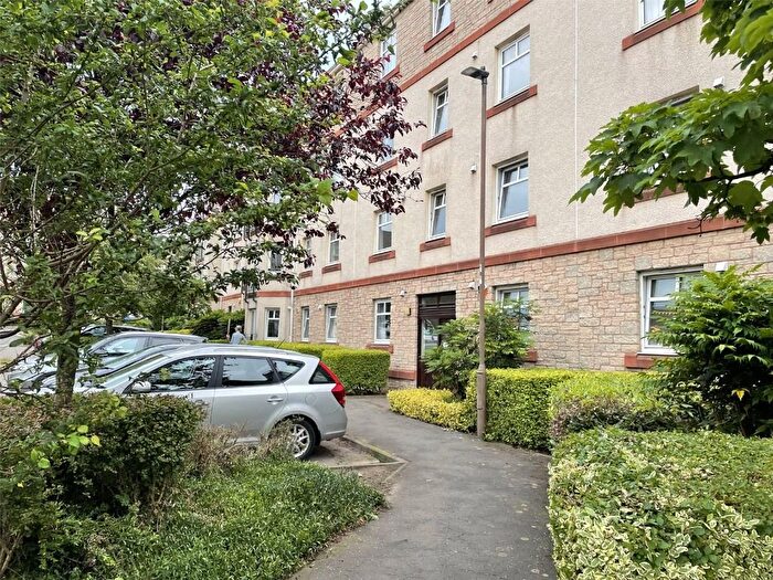 2 Bedroom Flat To Rent In Sinclair Place, Edinburgh, EH11