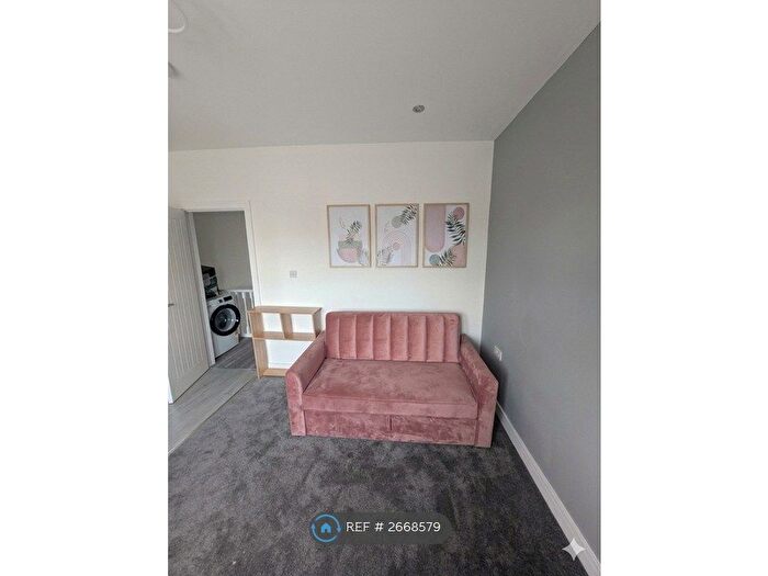 2 Bedroom Flat To Rent In Northumberland Avenue, Reading, RG2