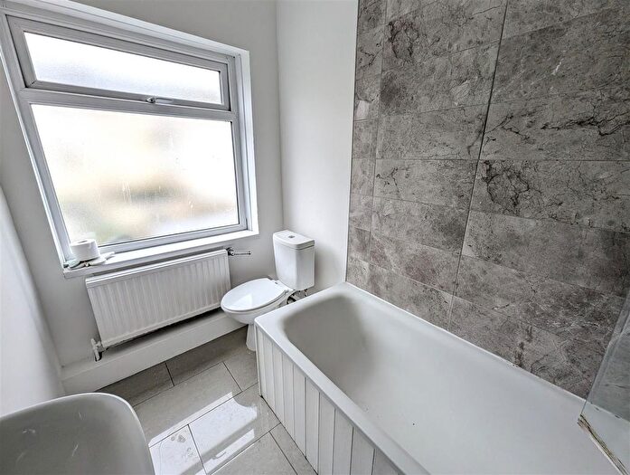 3 Bedroom Terraced House For Sale In Nelson Street, Scarborough, YO12