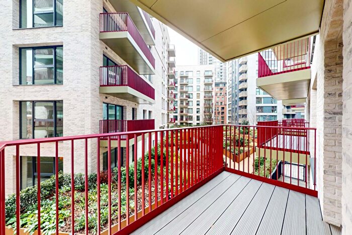 Studio To Rent In B, Heygate Street, London, SE17