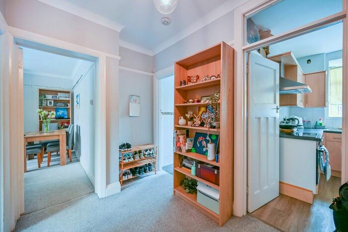 1 Bedroom Flat To Rent In Birkenhead Avenue, Kingston, Kingston Upon Thames, KT2