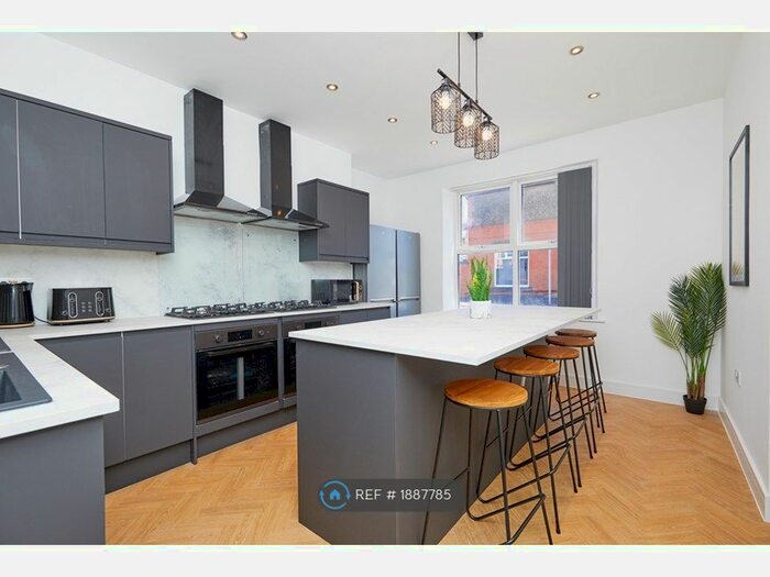 8 Bedroom Semi-Detached House To Rent In Sherwin Street, Derby, DE22