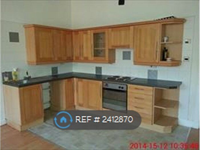 3 Bedroom Flat To Rent In Coronation Street, Carstairs, ML11