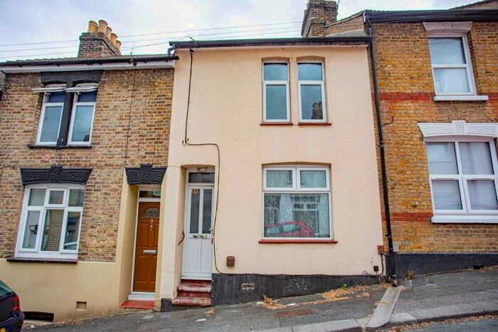3 Bedroom Terraced House To Rent In Waghorn Street, Chatham, ME4