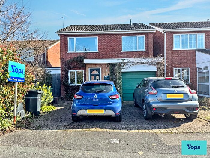 4 Bedroom Detached House For Sale In Fulwood Close, Taunton, TA1