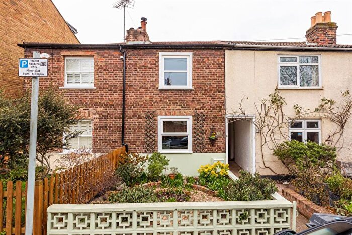 2 Bedroom Cottage For Sale In Aubrey Road, Walthamstow, E17