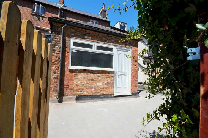 1 Bedroom Flat For Sale In Portland Place, Hastings, TN34