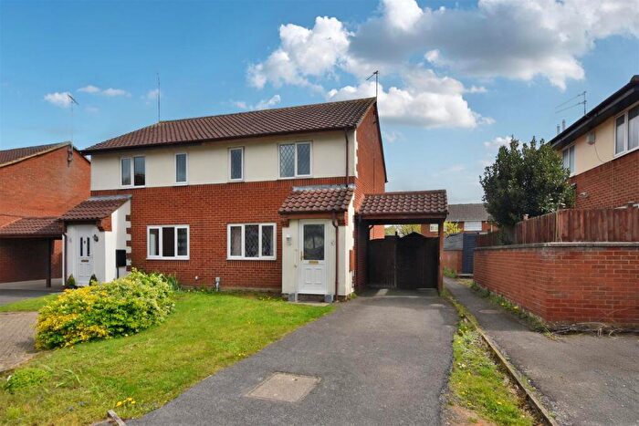 3 Bedroom Semi Detached House For Sale In Omega Court, Leighton Buzzard, LU7