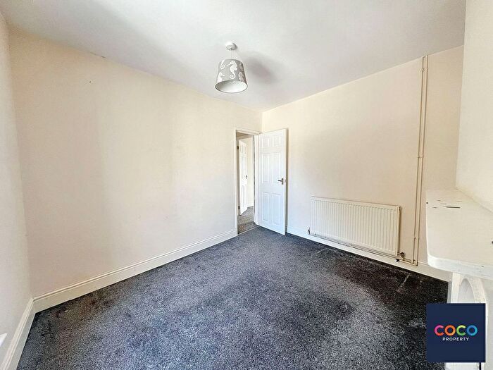 2 Bedroom Flat For Sale In Fortuneswell, Portland, Dorset, DT5