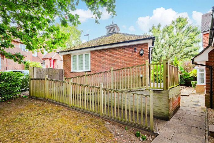 Studio To Rent In Harts Grove, Woodford Green, IG8