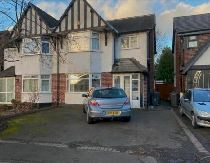 3 Bedroom Semi-Detached House To Rent In Robin Hood Lane, Birmingham, B28