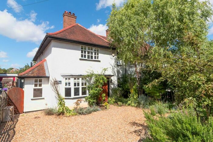 4 Bedroom Semi-Detached House To Rent In Icknield Way, Letchworth Garden City, SG6